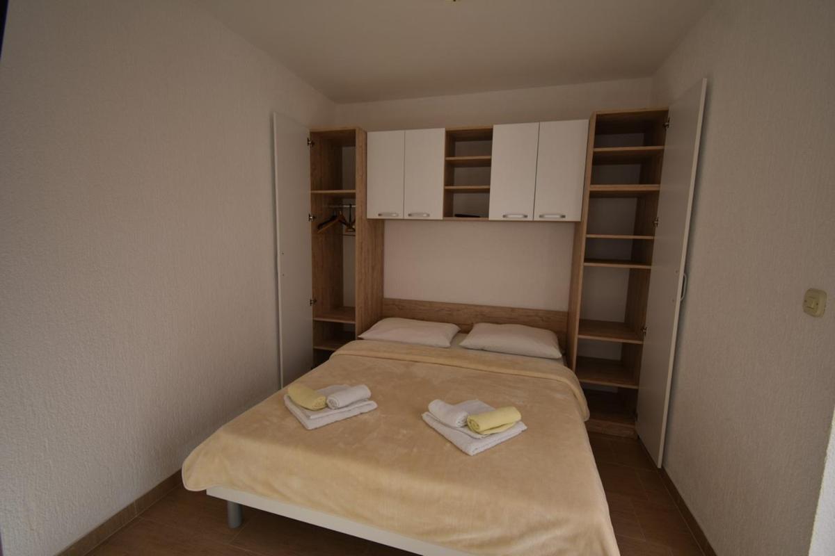 Denjak Apartments Kornić Esterno foto