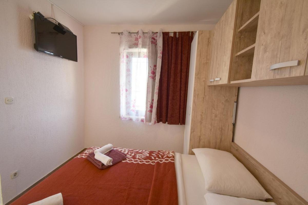 Denjak Apartments Kornić Esterno foto