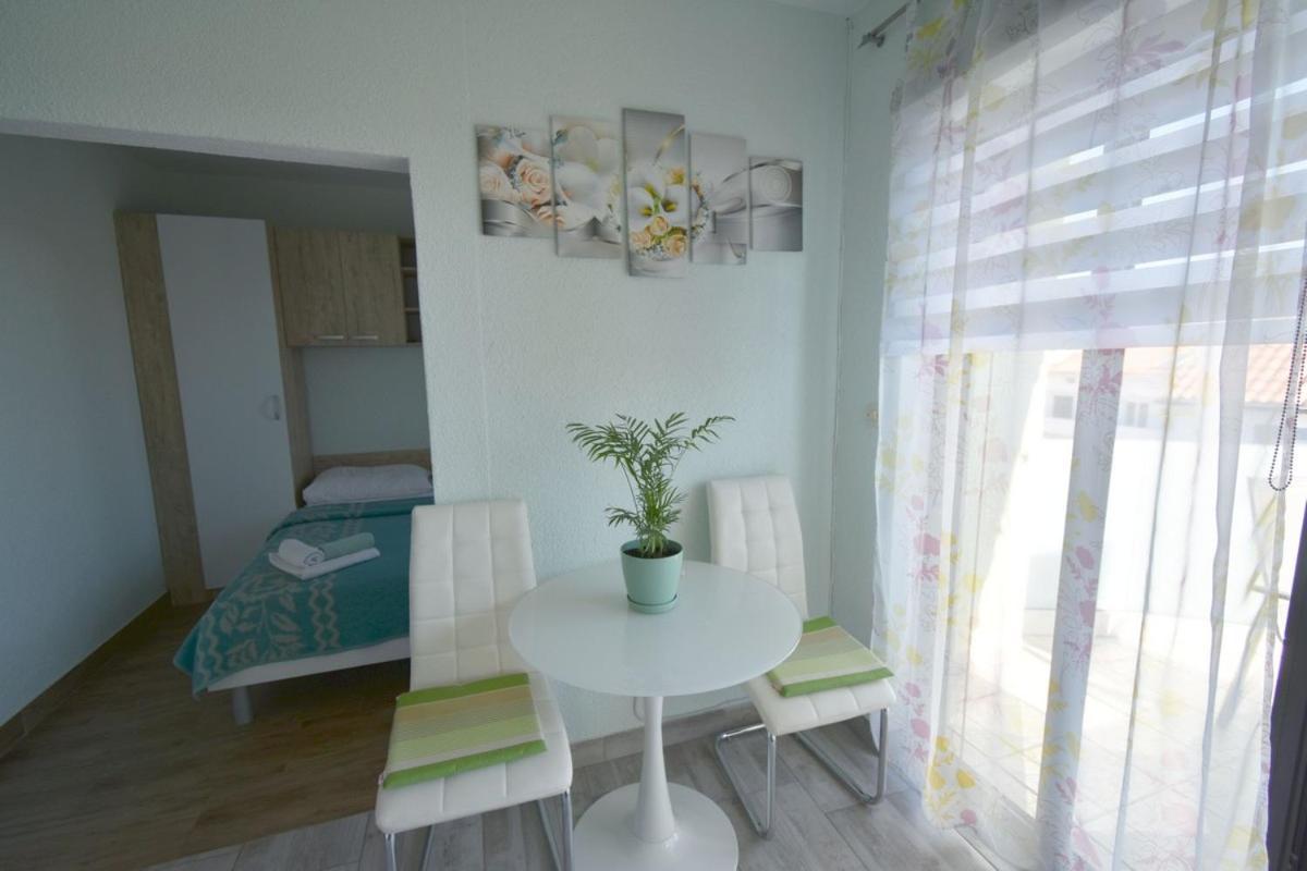 Denjak Apartments Kornić Esterno foto